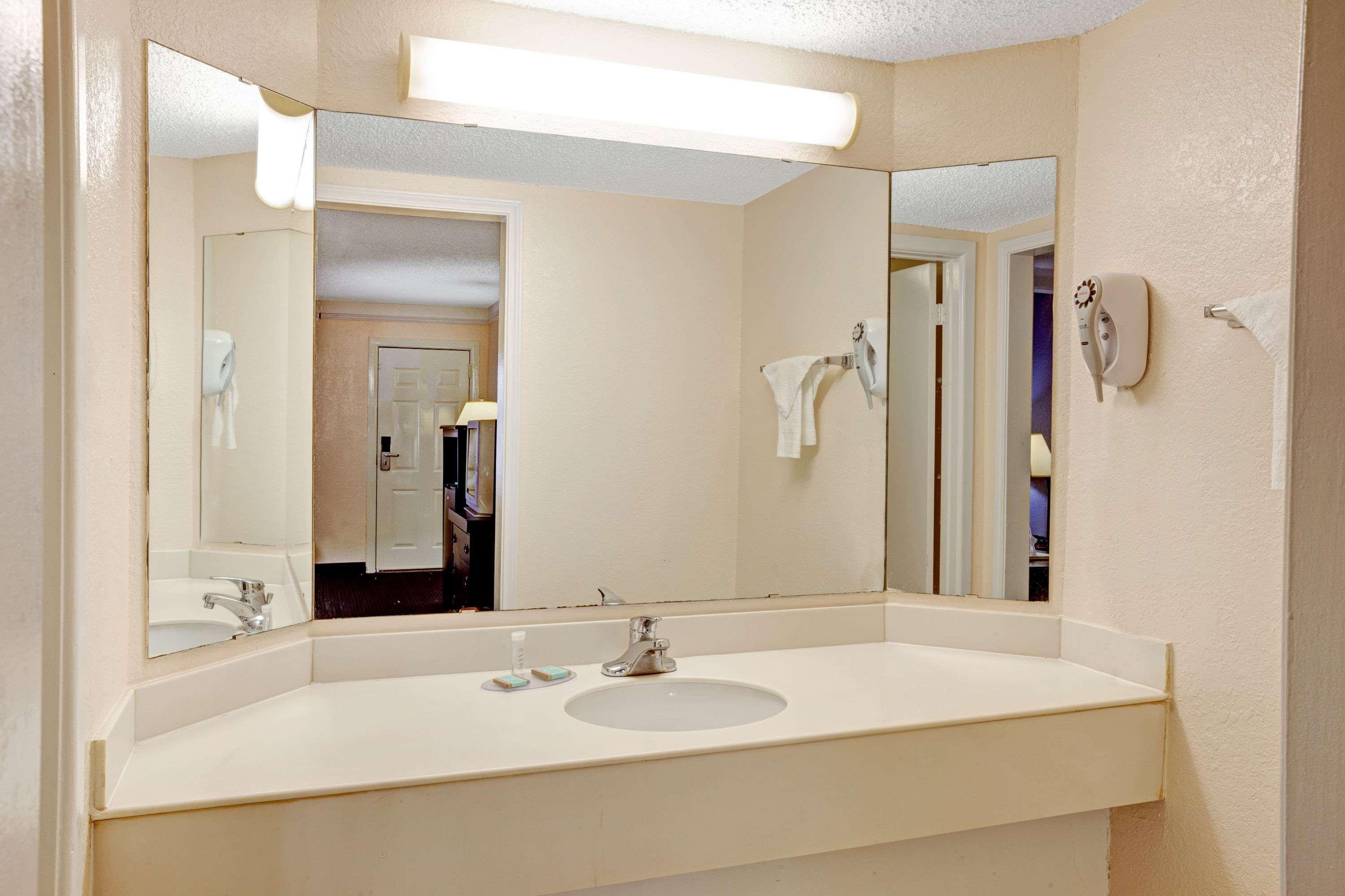 Travelodge By Wyndham North Richland Hills/Dallas/Ft Worth Esterno foto
