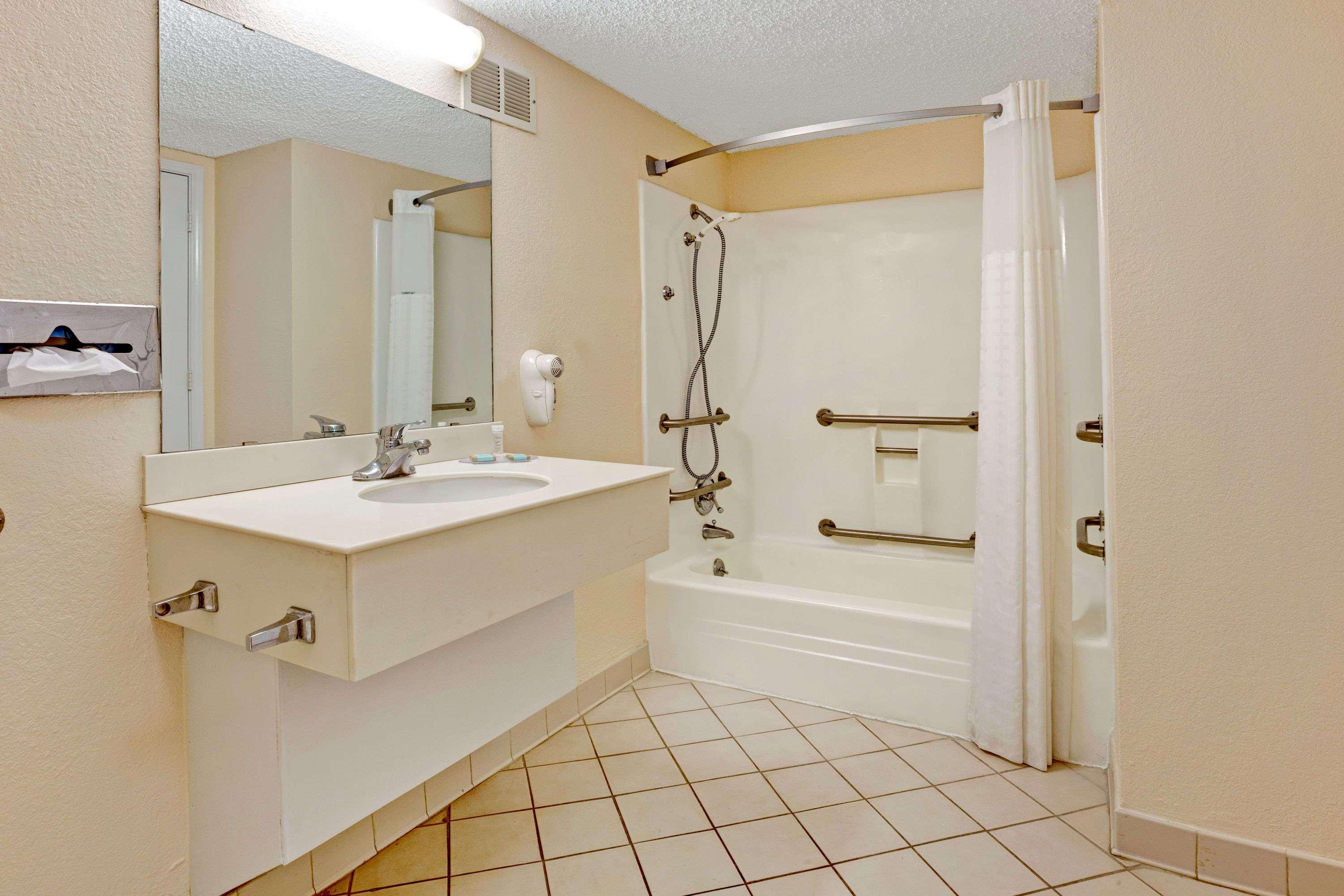 Travelodge By Wyndham North Richland Hills/Dallas/Ft Worth Esterno foto