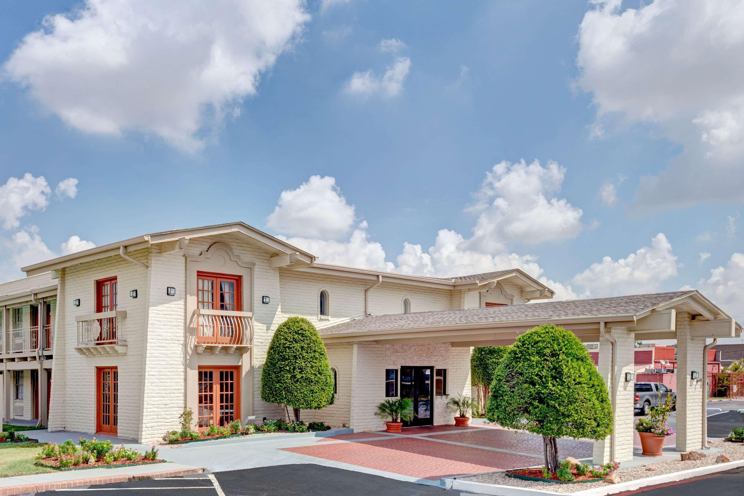 Travelodge By Wyndham North Richland Hills/Dallas/Ft Worth Esterno foto